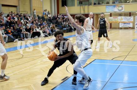 Basketball 2. Liga 2023/2024. Grunddurchgang 6. Runde.  KOS Celovec gegen Woerthersee Piraten..  Simon Siencnik (KOS),   Marcus Holyfield (Piraten). Klagenfurt, am 11.11.2023.
Foto: Kuess
www.qspictures.net
---
pressefotos, pressefotografie, kuess, qs, qspictures, sport, bild, bilder, bilddatenbank