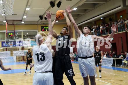 Basketball 2. Liga 2023/2024. Grunddurchgang 6. Runde.  KOS Celovec gegen Woerthersee Piraten..  Anton Marusic, Stefan Blazevic(KOS),   Marcus Holyfield (Piraten). Klagenfurt, am 11.11.2023.
Foto: Kuess
www.qspictures.net
---
pressefotos, pressefotografie, kuess, qs, qspictures, sport, bild, bilder, bilddatenbank