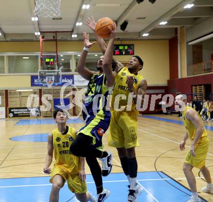 Basketball 2. Liga 2023/2024. Grunddurchgang 7. Runde.  Woerthersee Piraten gegen Future Team Steiermark.. Shawn L. Ray  (Piraten),   Nikhil Sacher (Steiermark). Klagenfurt, am 17.11.2023.
Foto: Kuess
www.qspictures.net
---
pressefotos, pressefotografie, kuess, qs, qspictures, sport, bild, bilder, bilddatenbank