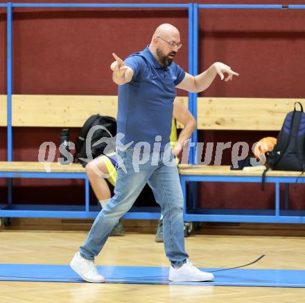 Basketball 2. Liga 2023/2024. Grunddurchgang 7. Runde.  Woerthersee Piraten gegen Future Team Steiermark..  Trainer Dimitris Sarikas  (Steiermark). Klagenfurt, am 17.11.2023.
Foto: Kuess
www.qspictures.net
---
pressefotos, pressefotografie, kuess, qs, qspictures, sport, bild, bilder, bilddatenbank