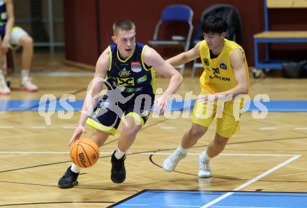 Basketball 2. Liga 2023/2024. Grunddurchgang 7. Runde.  Woerthersee Piraten gegen Future Team Steiermark..  Levin Hu (Piraten),  Fran Vidovic  (Steiermark). Klagenfurt, am 17.11.2023.
Foto: Kuess
www.qspictures.net
---
pressefotos, pressefotografie, kuess, qs, qspictures, sport, bild, bilder, bilddatenbank