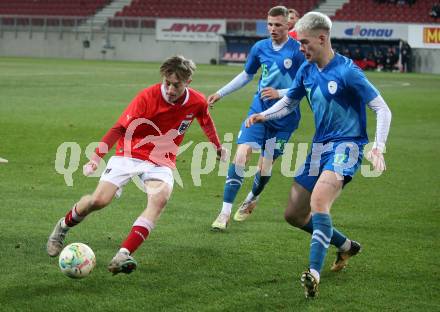 Fussball Laenderspiel Amateure. Oesterreich gegen Slowenien.  Michael Morgenstern,  (AUT),   Zan Zupancic (SLO). Klagenfurt, am 26.11.2023.
Foto: Kuess
www.qspictures.net
---
pressefotos, pressefotografie, kuess, qs, qspictures, sport, bild, bilder, bilddatenbank