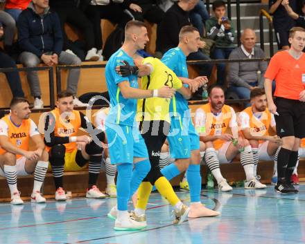 Futsal. FUTSAL versli.at Klagenfurt gegen FC Diamant Linz.  Torjubel Zoran Vukovic, Vladimir Kajkut, Niko Maric  (Klagenfurt), . Klagenfurt, 26.11.2023.
Foto: Kuess
www.qspictures.net
---
pressefotos, pressefotografie, kuess, qs, qspictures, sport, bild, bilder, bilddatenbank