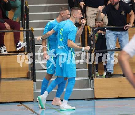 Futsal. FUTSAL versli.at Klagenfurt gegen FC Diamant Linz.  Torjubel Zoran Vukovic,  Niko Maric  (Klagenfurt), . Klagenfurt, 26.11.2023.
Foto: Kuess
www.qspictures.net
---
pressefotos, pressefotografie, kuess, qs, qspictures, sport, bild, bilder, bilddatenbank