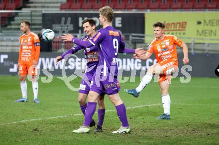 Fussball Bundesliga. SK Austria Klagenfurt gegen TSV Egger Glas Hartberg. Torjubel Till Schumacher, Nicolas Binder  (Klagenfurt).   Klagenfurt, am 4.12.2023.
Foto: Kuess
---
pressefotos, pressefotografie, kuess, qs, qspictures, sport, bild, bilder, bilddatenbank