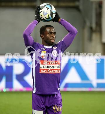 Fussball Bundesliga. SK Austria Klagenfurt gegen TSV Egger Glas Hartberg.   Solomon Bonnah (Klagenfurt).   Klagenfurt, am 4.12.2023.
Foto: Kuess
---
pressefotos, pressefotografie, kuess, qs, qspictures, sport, bild, bilder, bilddatenbank