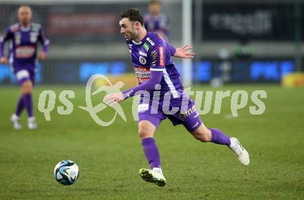 Fussball Bundesliga. SK Austria Klagenfurt gegen TSV Egger Glas Hartberg.  Andrew Irving (Klagenfurt).   Klagenfurt, am 4.12.2023.
Foto: Kuess
---
pressefotos, pressefotografie, kuess, qs, qspictures, sport, bild, bilder, bilddatenbank