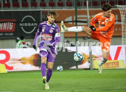 Fussball Bundesliga. SK Austria Klagenfurt gegen TSV Egger Glas Hartberg.  Thorsten Mahrer,  (Klagenfurt),  Dominik Prokop  (Hartberg).  Klagenfurt, am 4.12.2023.
Foto: Kuess
---
pressefotos, pressefotografie, kuess, qs, qspictures, sport, bild, bilder, bilddatenbank