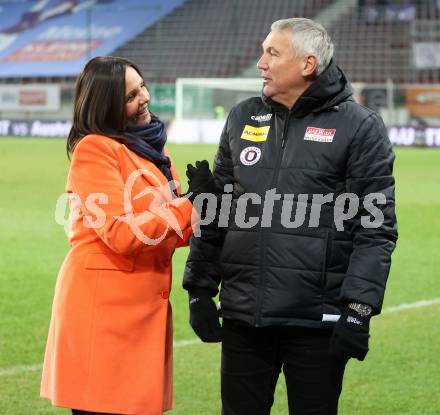 Fussball Bundesliga. SK Austria Klagenfurt gegen TSV Egger Glas Hartberg. Brigitte Annerl (Praesidentin TSV Hartberg), Trainer Peter Pacult (Klagenfurt).   Klagenfurt, am 4.12.2023.
Foto: Kuess
---
pressefotos, pressefotografie, kuess, qs, qspictures, sport, bild, bilder, bilddatenbank