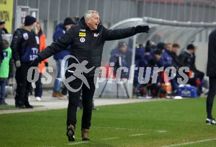 Fussball Bundesliga. SK Austria Klagenfurt gegen TSV Egger Glas Hartberg. Trainer Peter Pacult  (Klagenfurt).   Klagenfurt, am 4.12.2023.
Foto: Kuess
---
pressefotos, pressefotografie, kuess, qs, qspictures, sport, bild, bilder, bilddatenbank