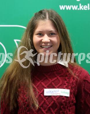 Kaernten Sport. Sportlermeeting. Package Uebergabe.  Katharina Karpf  (Springreiten). Klagenfurt, am 5.12.2023.
Foto: Kuess
---
pressefotos, pressefotografie, kuess, qs, qspictures, sport, bild, bilder, bilddatenbank