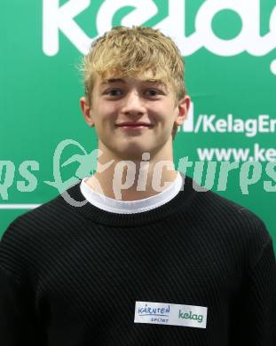 Kaernten Sport. Sportlermeeting. Package Uebergabe.  Moritz Markitz (Schwimmen ). Klagenfurt, am 5.12.2023.
Foto: Kuess
---
pressefotos, pressefotografie, kuess, qs, qspictures, sport, bild, bilder, bilddatenbank