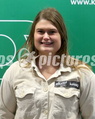 Kaernten Sport. Sportlermeeting. Package Uebergabe.  Valentina Kroener  (Kanu). Klagenfurt, am 5.12.2023.
Foto: Kuess
---
pressefotos, pressefotografie, kuess, qs, qspictures, sport, bild, bilder, bilddatenbank