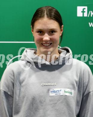 Kaernten Sport. Sportlermeeting. Package Uebergabe.  Theresa Maieritsch  (Schwimmen). Klagenfurt, am 5.12.2023.
Foto: Kuess
---
pressefotos, pressefotografie, kuess, qs, qspictures, sport, bild, bilder, bilddatenbank