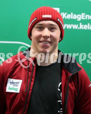 Kaernten Sport. Sportlermeeting. Package Uebergabe.  Andreas Paheiner  (Snowboard). Klagenfurt, am 5.12.2023.
Foto: Kuess
---
pressefotos, pressefotografie, kuess, qs, qspictures, sport, bild, bilder, bilddatenbank