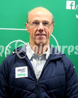 Kaernten Sport. Sportlermeeting. Package Uebergabe.   Roland Koechl (Paraclimbing). Klagenfurt, am 5.12.2023.
Foto: Kuess
---
pressefotos, pressefotografie, kuess, qs, qspictures, sport, bild, bilder, bilddatenbank