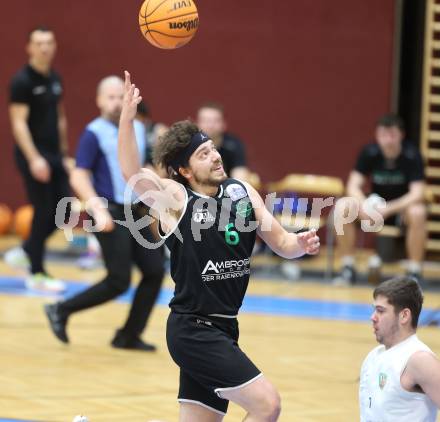 Basketball 2. Liga 2023/2024. Grunddurchgang 10. Runde.  KOS gegen Deutsch Wagram Alligators.   Ognjen Drljaca   (Deutsch Wagram). Klagenfurt, am 8.12.12023.
Foto: Kuess
---
pressefotos, pressefotografie, kuess, qs, qspictures, sport, bild, bilder, bilddatenbank