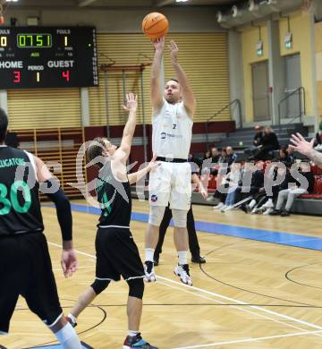 Basketball 2. Liga 2023/2024. Grunddurchgang 10. Runde.  KOS gegen Deutsch Wagram Alligators. Tim Huber  (KOS),  Simon Marek  (Deutsch Wagram). Klagenfurt, am 8.12.12023.
Foto: Kuess
---
pressefotos, pressefotografie, kuess, qs, qspictures, sport, bild, bilder, bilddatenbank