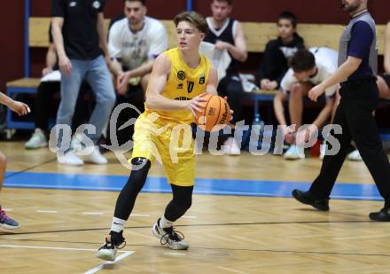 Basketball 2. Bundesliga. Woerthersee Piraten gegen Vienna United. Emilio Rozmann (Piraten),  Klagenfurt, am 8.12.2023.
Foto: Kuess
---
pressefotos, pressefotografie, kuess, qs, qspictures, sport, bild, bilder, bilddatenbank