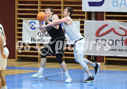 Basketball 2. Liga 2023/2024. Grunddurchgang 10. Runde.  KOS gegen Deutsch Wagram Alligators. Maximilian Seher  (KOS),  Branislav Balvan  (Deutsch Wagram). Klagenfurt, am 8.12.12023.
Foto: Kuess
---
pressefotos, pressefotografie, kuess, qs, qspictures, sport, bild, bilder, bilddatenbank