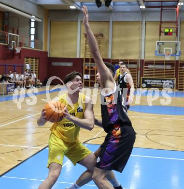 Basketball 2. Bundesliga. Woerthersee Piraten gegen Vienna United. Alexander Pirker (Piraten) Noah Oguamalam (Vienna United).  . Klagenfurt, am 8.12.2023.
Foto: Kuess
---
pressefotos, pressefotografie, kuess, qs, qspictures, sport, bild, bilder, bilddatenbank