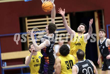 Basketball 2. Bundesliga. Woerthersee Piraten gegen Vienna United. Marin Sliskovic (Piraten), Daniel Pillwein (Vienna United). Klagenfurt, am 8.12.2023.
Foto: Kuess
---
pressefotos, pressefotografie, kuess, qs, qspictures, sport, bild, bilder, bilddatenbank