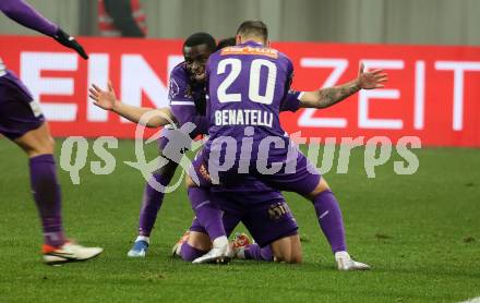 Fussball Bundesliga. SK Austria Klagenfurt gegen FK Austria Wien.  Torjubel Sinan Karweina, Solomon Bonnah, Rico Benatelli (Klagenfurt). Klagenfurt, am 9.12.2023.
Foto: Kuess
---
pressefotos, pressefotografie, kuess, qs, qspictures, sport, bild, bilder, bilddatenbank