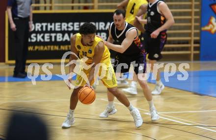 Basketball 2. Bundesliga. Woerthersee Piraten gegen Vienna United.  Marcus Holyfield  (Piraten). Mathias Diemer (Vienna United).  Klagenfurt, am 8.12.2023.
Foto: Kuess
---
pressefotos, pressefotografie, kuess, qs, qspictures, sport, bild, bilder, bilddatenbank