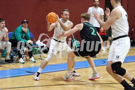 Basketball 2. Liga 2023/2024. Grunddurchgang 10. Runde.  KOS gegen Deutsch Wagram Alligators.  Tim Huber (KOS),  Luis Goed  (Deutsch Wagram). Klagenfurt, am 8.12.12023.
Foto: Kuess

---
pressefotos, pressefotografie, kuess, qs, qspictures, sport, bild, bilder, bilddatenbank