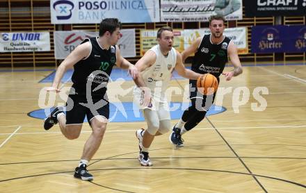 Basketball 2. Liga 2023/2024. Grunddurchgang 10. Runde.  KOS gegen Deutsch Wagram Alligators.  Tim Huber (KOS),  Daniel Schuch, Vitalii Shorstkiy  (Deutsch Wagram). Klagenfurt, am 8.12.12023.
Foto: Kuess
---
pressefotos, pressefotografie, kuess, qs, qspictures, sport, bild, bilder, bilddatenbank