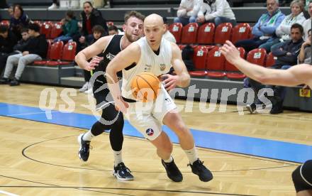 Basketball 2. Liga 2023/2024. Grunddurchgang 10. Runde.  KOS gegen Deutsch Wagram Alligators.  Sead Mulalic (KOS),  Vitalii Shorstkiy  (Deutsch Wagram). Klagenfurt, am 8.12.12023.
Foto: Kuess
---
pressefotos, pressefotografie, kuess, qs, qspictures, sport, bild, bilder, bilddatenbank