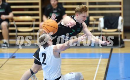 Basketball 2. Liga 2023/2024. Grunddurchgang 10. Runde.  KOS gegen Deutsch Wagram Alligators.  Tim Huber (KOS), Luis Goed   (Deutsch Wagram). Klagenfurt, am 8.12.12023.
Foto: Kuess
---
pressefotos, pressefotografie, kuess, qs, qspictures, sport, bild, bilder, bilddatenbank