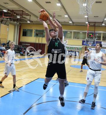 Basketball 2. Liga 2023/2024. Grunddurchgang 10. Runde.  KOS gegen Deutsch Wagram Alligators. Lorenz Windisch  (KOS),  Daniel Schuch  (Deutsch Wagram). Klagenfurt, am 8.12.12023.
Foto: Kuess
---
pressefotos, pressefotografie, kuess, qs, qspictures, sport, bild, bilder, bilddatenbank