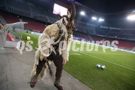 Fussball. Bundesliga. SK Austria Klagenfurt gegen Austria Wien.    Krampus. Klagenfurt, 9.12.2023.
Foto: Kuess
---
pressefotos, pressefotografie, kuess, qs, qspictures, sport, bild, bilder, bilddatenbank