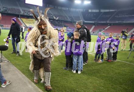 Fussball. Bundesliga. SK Austria Klagenfurt gegen Austria Wien.  Krampus. Klagenfurt, 9.12.2023.
Foto: Kuess
---
pressefotos, pressefotografie, kuess, qs, qspictures, sport, bild, bilder, bilddatenbank