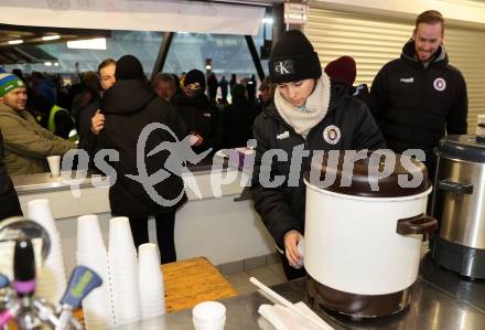 Fussball. Bundesliga. SK Austria Klagenfurt gegen Austria Wien.  Punschstand   (Austria Klagenfurt). Klagenfurt, 9.12.2023.
Foto: Kuess
---
pressefotos, pressefotografie, kuess, qs, qspictures, sport, bild, bilder, bilddatenbank