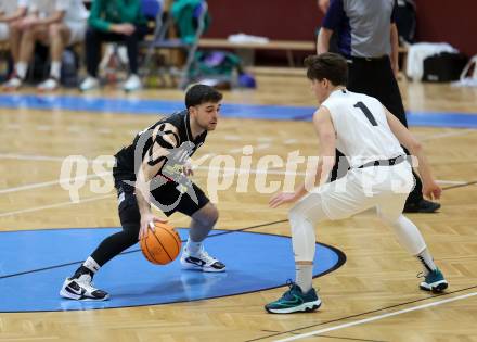 Basketball 2. Liga 2023/2024. Grunddurchgang 12. Runde.  KOS gegen Mattersburg Rocks.    Simon Siencnik (KOS),   Julian Alper (Mattersburg Rocks). Klagenfurt, am 16.12.12023.
Foto: Kuess
www.qspictures.net
---
pressefotos, pressefotografie, kuess, qs, qspictures, sport, bild, bilder, bilddatenbank