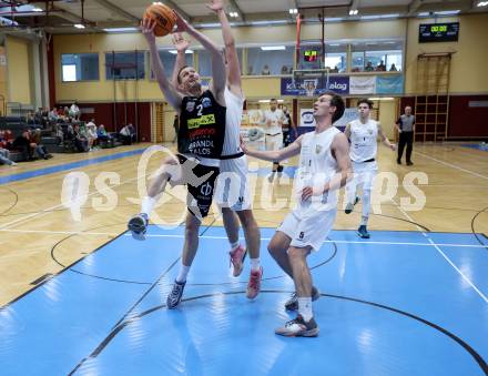 Basketball 2. Liga 2023/2024. Grunddurchgang 12. Runde.  KOS gegen Mattersburg Rocks.    Veljko Dena, Andi Smrtnik (KOS),  Evgenios Sergienko  (Mattersburg Rocks). Klagenfurt, am 16.12.12023.
Foto: Kuess
www.qspictures.net
---
pressefotos, pressefotografie, kuess, qs, qspictures, sport, bild, bilder, bilddatenbank