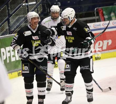 Eishockey Revival. Legenden Turnier. Dany Bousquet, Alexander Tschertschessow. Villach, am 16.12.2023.
Foto: Kuess
---
pressefotos, pressefotografie, kuess, qs, qspictures, sport, bild, bilder, bilddatenbank