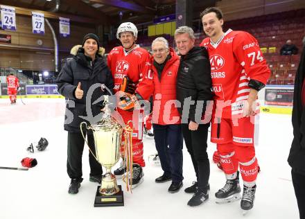 Eishockey Revival. Legenden Turnier. Dieter Kalt, Buergermeister Christian Scheider, Dieter Kalt., Arno Arthofer, . Villach, am 16.12.2023.
Foto: Kuess
---
pressefotos, pressefotografie, kuess, qs, qspictures, sport, bild, bilder, bilddatenbank