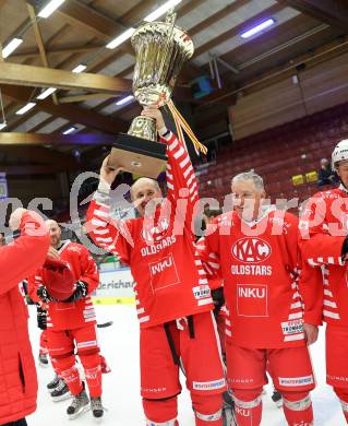 Eishockey Revival. Legenden Turnier. Jubel Guenther Koren, Hans Sulzer. Villach, am 16.12.2023.
Foto: Kuess
---
pressefotos, pressefotografie, kuess, qs, qspictures, sport, bild, bilder, bilddatenbank