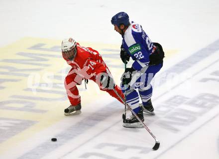 Eishockey Legenden Turnier. VSV gegen KAC.  Thomas Pfeffer, (VSV),  Dieter Kalt   (KAC). Villach, am 16.12.2023.
Foto: Kuess

---
pressefotos, pressefotografie, kuess, qs, qspictures, sport, bild, bilder, bilddatenbank