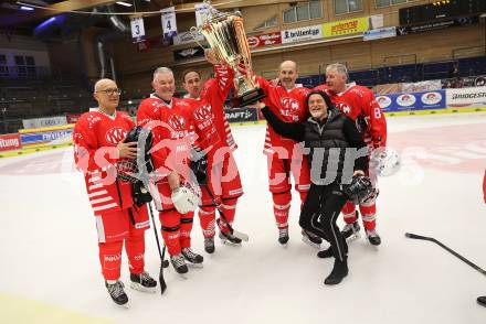 Eishockey Revival. Legenden Turnier. Ewald Tuermer, Erich Solderer, Guenther Koren, Hans Sulzer. Villach, am 16.12.2023.
Foto: Kuess
---
pressefotos, pressefotografie, kuess, qs, qspictures, sport, bild, bilder, bilddatenbank