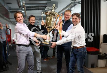 Eishockey. Legenden Turnier. Pressekonferenz.  Dieter Kalt, Thomas Koch, Guenther Lanzinger, Wolfgang Kromp . KLagenfurt, am 6.12.2023.
Foto: Kuess
---
pressefotos, pressefotografie, kuess, qs, qspictures, sport, bild, bilder, bilddatenbank