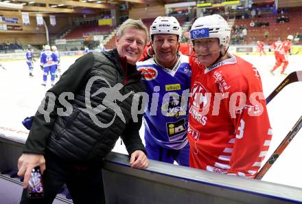 Eishockey Revival. Legenden Turnier. Arno Arthofer, Engelbert Linder (VSV), Hans Sulzer (KAC). Villach, am 16.12.2023.
Foto: Kuess
---
pressefotos, pressefotografie, kuess, qs, qspictures, sport, bild, bilder, bilddatenbank