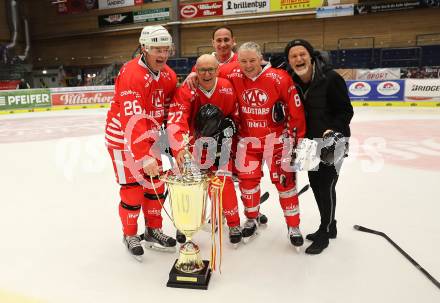 Eishockey Revival. Legenden Turnier. Erich Solderer, Ewald Tuermer, Hans Sulzer. Villach, am 16.12.2023.
Foto: Kuess
---
pressefotos, pressefotografie, kuess, qs, qspictures, sport, bild, bilder, bilddatenbank