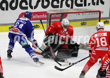 Eishockey Legenden Turnier. VSV gegen KAC.  Guenther Lanzinger,  (VSV),  Manuel Pernutsch  (KAC). Villach, am 16.12.2023.
Foto: Kuess

---
pressefotos, pressefotografie, kuess, qs, qspictures, sport, bild, bilder, bilddatenbank