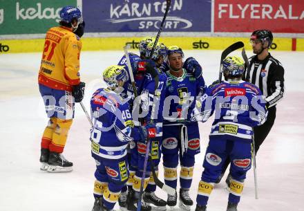 EBEL. Eishockey Bundesliga. EC VSV gegen Asiago Hockey.  Torjubel Andrew Desjardins, Anthony Luciani, Philipp Lindner, Alex Wall, Alexander Rauchenwald  (VSV). Villach, am 22.12.2023
Foto: Kuess
www.qspictures.net
---
pressefotos, pressefotografie, kuess, qs, qspictures, sport, bild, bilder, bilddatenbank