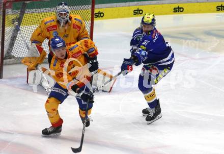 EBEL. Eishockey Bundesliga. EC VSV gegen Asiago Hockey.   Marco Richter,  (VSV), Filippo Rigoni  (Asiago). Villach, am 22.12.2023
Foto: Kuess
www.qspictures.net
---
pressefotos, pressefotografie, kuess, qs, qspictures, sport, bild, bilder, bilddatenbank