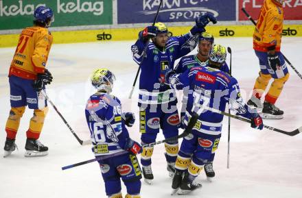 EBEL. Eishockey Bundesliga. EC VSV gegen Asiago Hockey.  Torjubel Andrew Desjardins, Anthony Luciani, Philipp Lindner, Alex Wall  (VSV). Villach, am 22.12.2023
Foto: Kuess
www.qspictures.net
---
pressefotos, pressefotografie, kuess, qs, qspictures, sport, bild, bilder, bilddatenbank